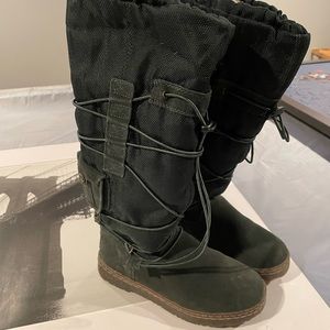 Bear paw boots size 7